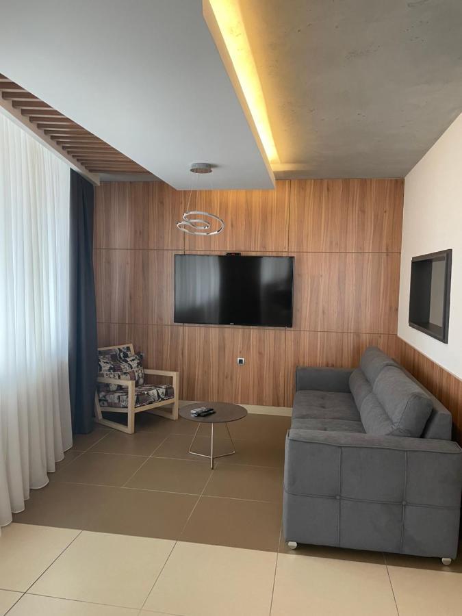 Leo Lux 1 Apartment Nis Luaran gambar