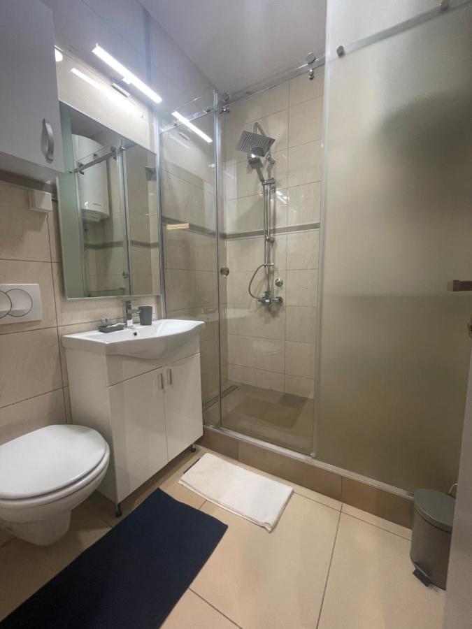 Leo Lux 1 Apartment Nis Luaran gambar